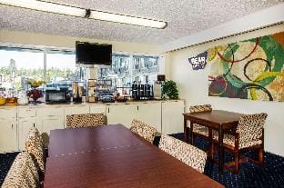 Travelodge by Wyndham Tacoma Near McChord AFB Hotel in Tacoma