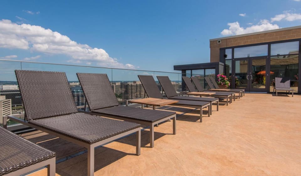 Executive Suites by Weichert at Pentagon City Resort in Crystal City