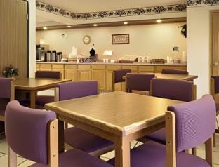 Super 8 By Wyndham Coshocton Roscoe Village Hotel in Ohio