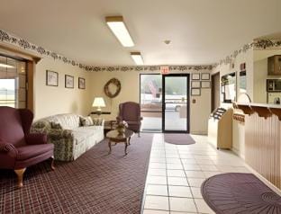 Super 8 By Wyndham Coshocton Roscoe Village Hotel in Ohio