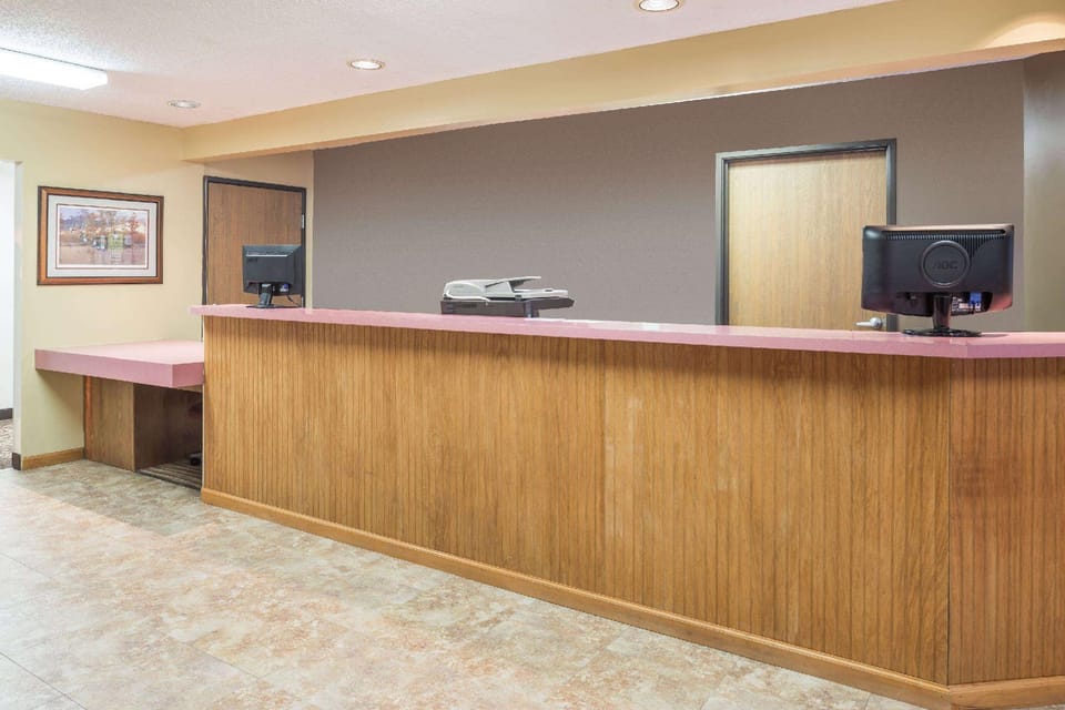 Super 8 By Wyndham Jerseyville Hotel in Illinois