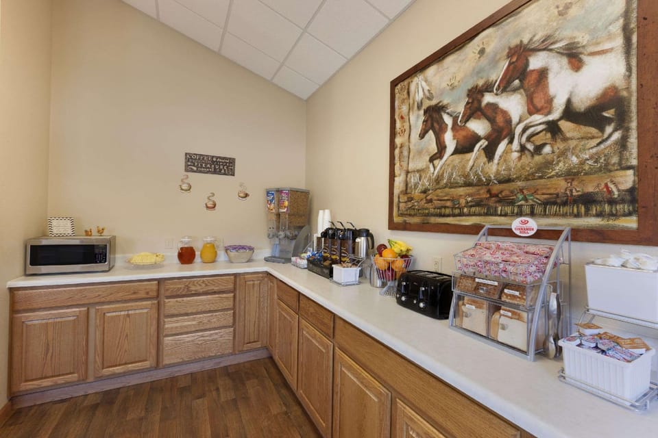 Super 8 By Wyndham Wall Hotel in Pennington County