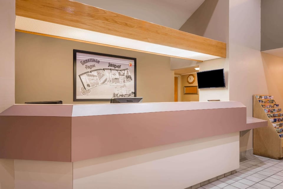 Super 8 By Wyndham Jasper Hotel in Indiana
