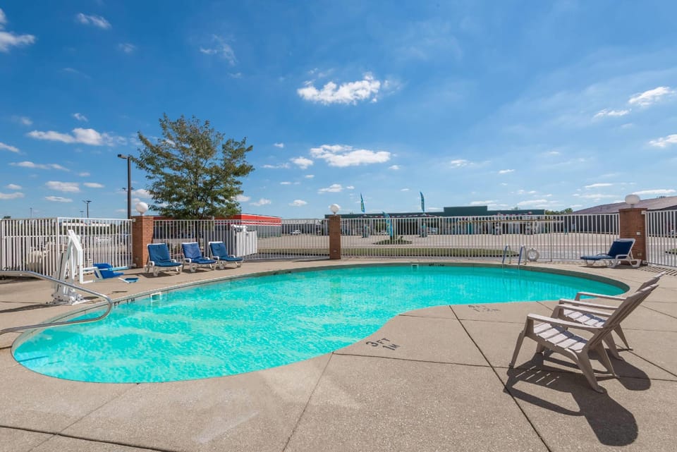 Super 8 By Wyndham Jasper Hotel in Indiana