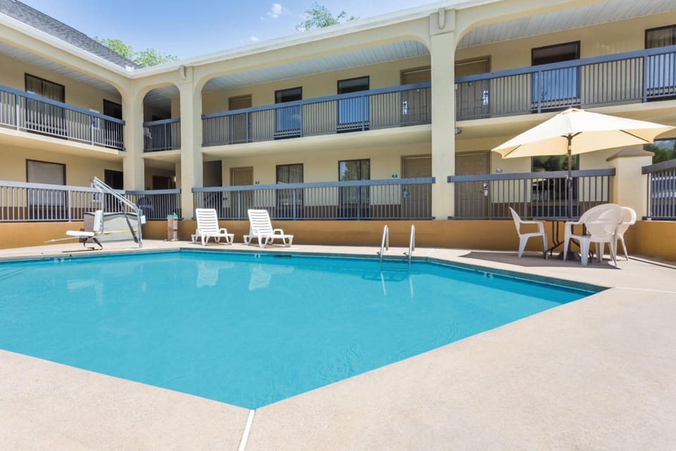 Days Inn by Wyndham Elberton Hotel in South Carolina
