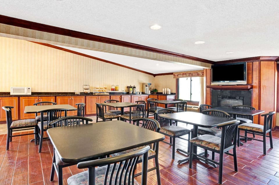 Inn Madison Heights, MI Resort in Madison Heights