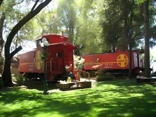 Featherbed Railroad Hotel in Nice