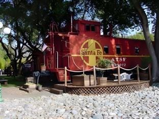 Featherbed Railroad Hotel in Nice