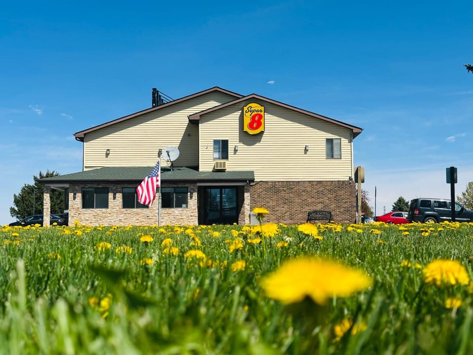 Super 8 By Wyndham Imlay City Hotel in Michigan