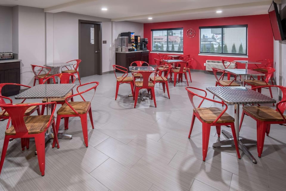 Red Lion Inn & Suites Everett Inn in Everett