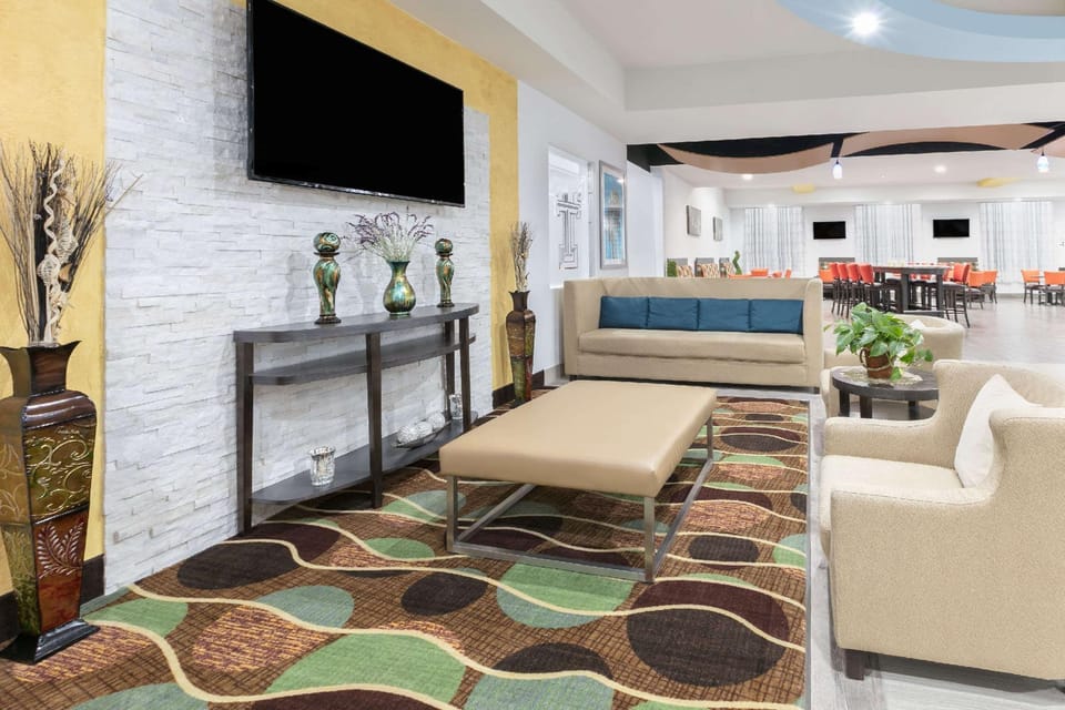 Days Inn & Suites by Wyndham Lubbock Medical Center Hotel in Lubbock