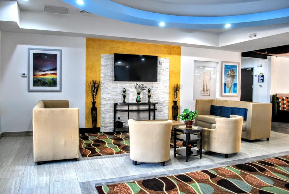 Days Inn & Suites by Wyndham Lubbock Medical Center Hotel in Lubbock