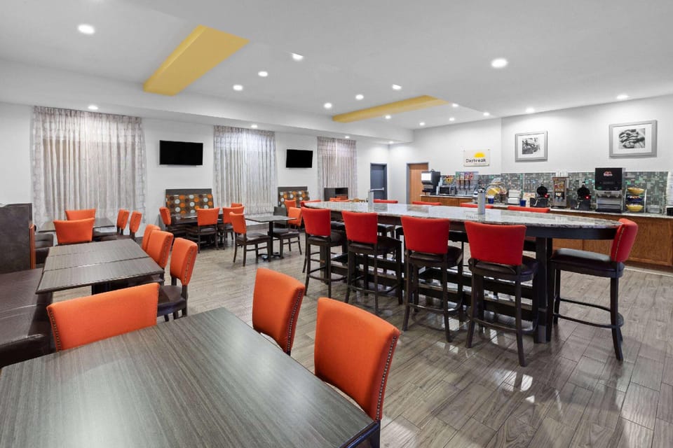 Days Inn & Suites by Wyndham Lubbock Medical Center Hotel in Lubbock