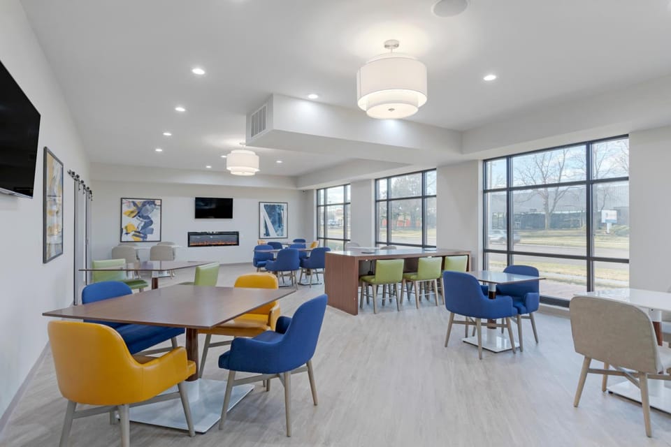 Comfort Inn Detroit - Troy Hotel in Clawson