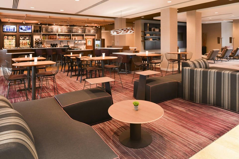 Courtyard by Marriott Toledo North Hotel in Toledo