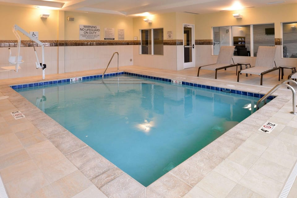 Courtyard by Marriott Toledo North Hotel in Toledo