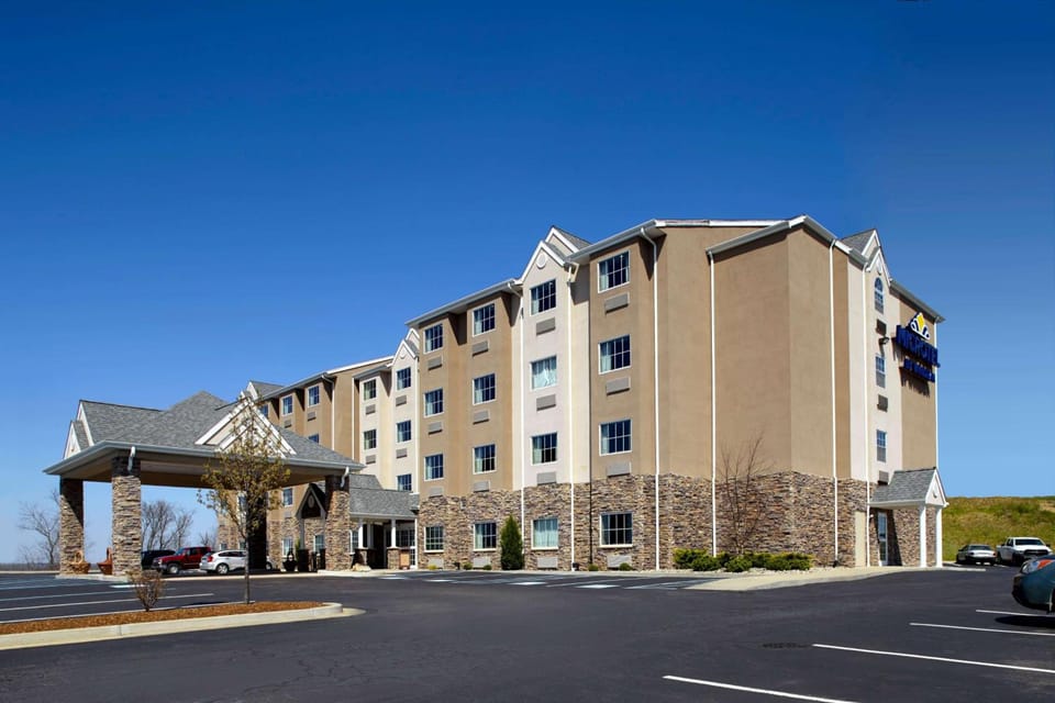 Microtel Inn & Suites by Wyndham New Martinsville Hotel in Ohio