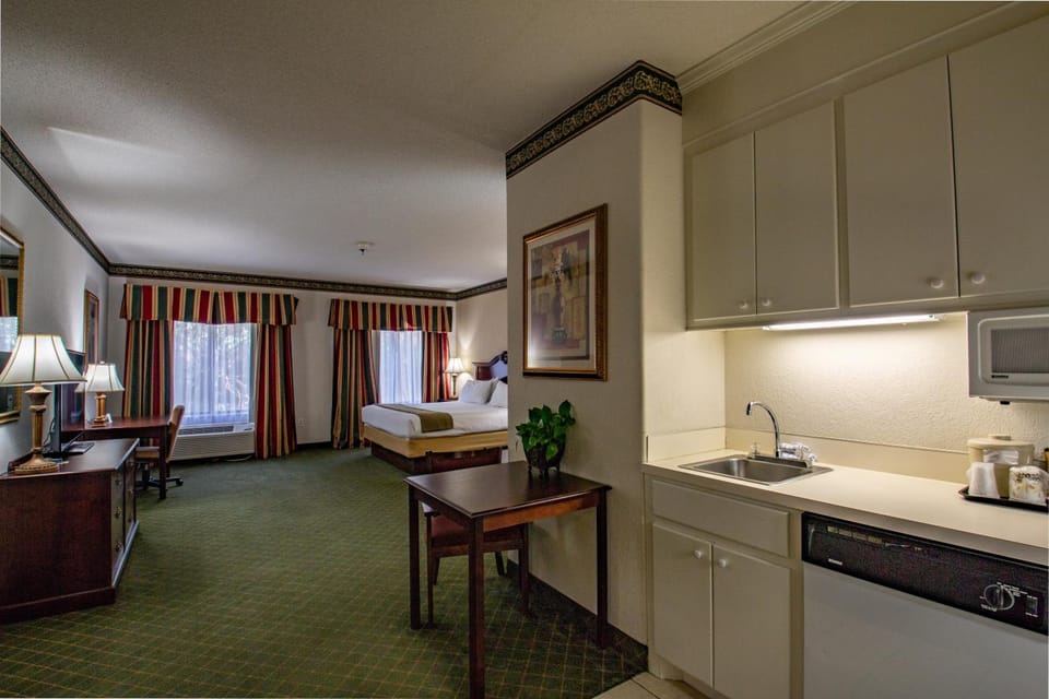 Moncks Corner Inn Resort in South Carolina