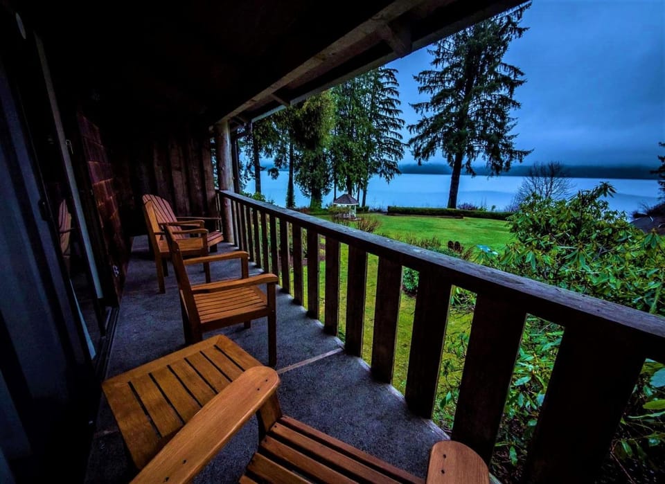 Lake Quinault Lodge Hotel in Washington