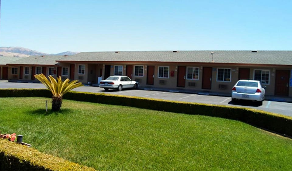 Economy Inn Morgan Hill Resort in Morgan Hill