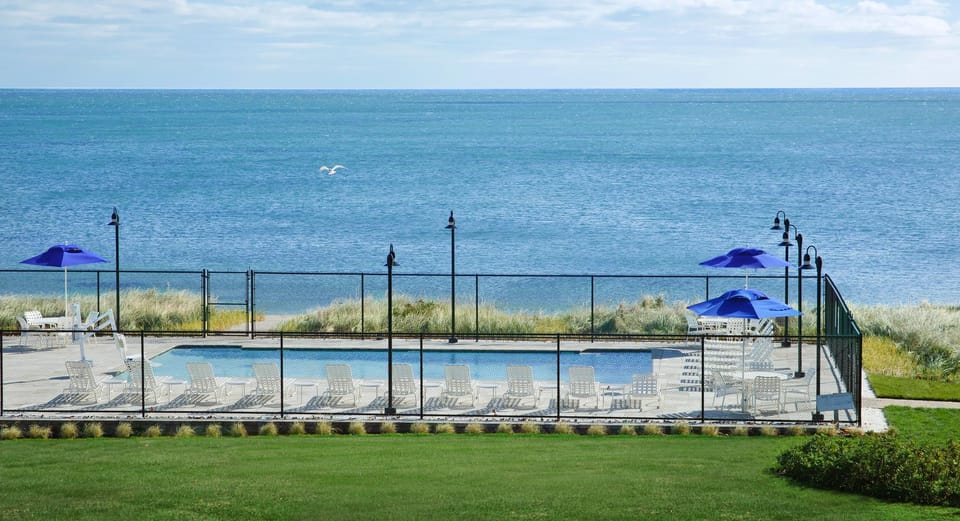 Ocean Mist Beach Hotel and Suites Hotel in South Yarmouth