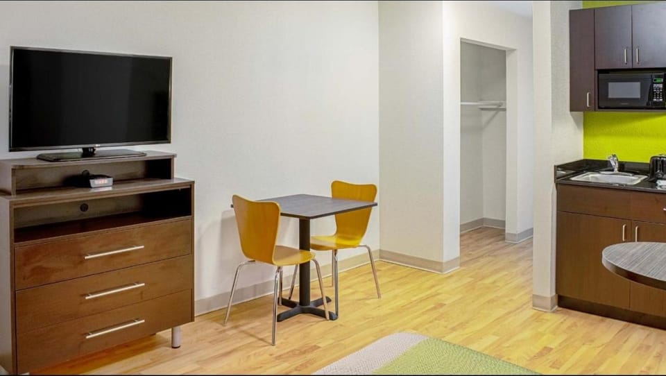 Crossland Economy Studios - Cincinnati/Springdale/Tri-County Mall Hotel in Sharonville