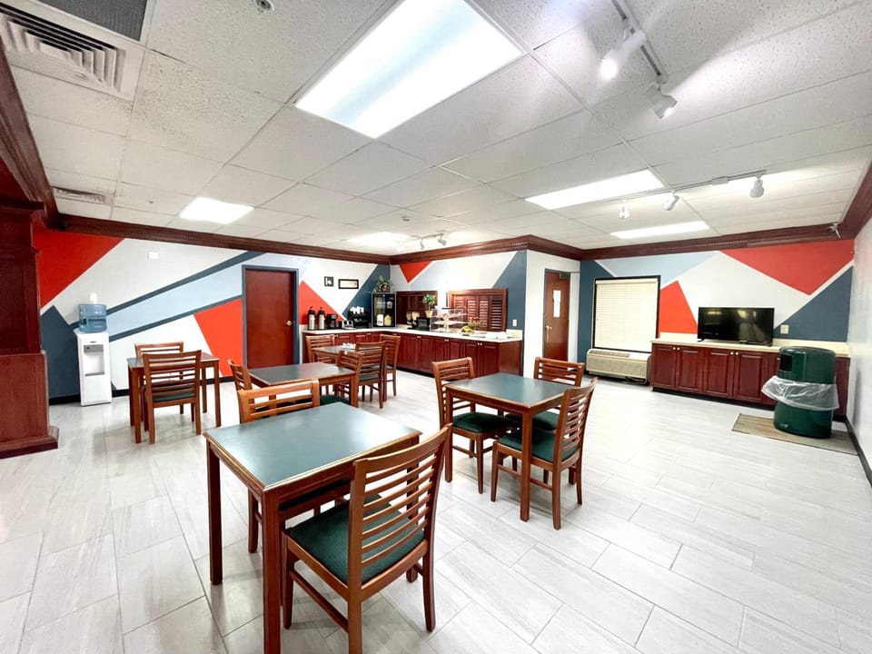 Grand Vista Hotel & Suites Motel in Tennessee