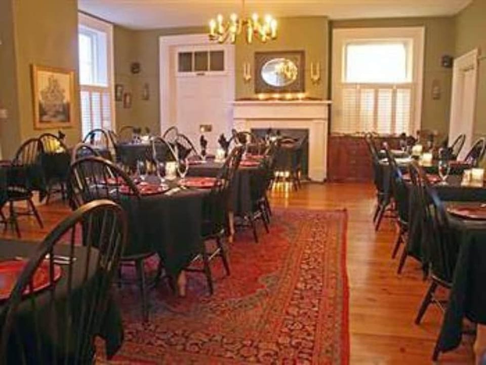 Lafayette Inn & Restaurant Resort in Stanardsville