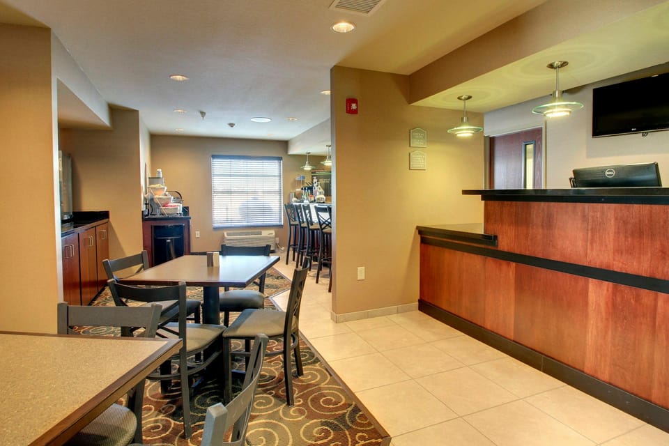 Cobblestone Inn & Suites - Harvey Inn in North Dakota