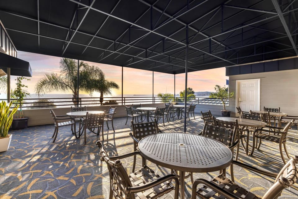 Hilton Vacation Club Riviera Beach & Shores Resort in Capistrano Beach