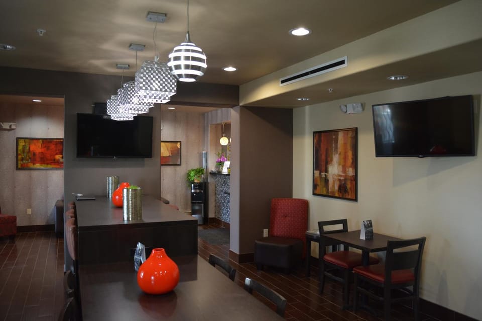 Super 8 by Wyndham Karnes City Hotel in Karnes City
