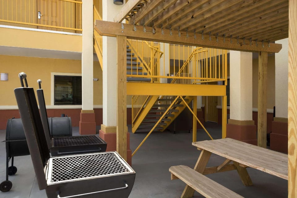 Days Inn by Wyndham Pearsall Resort in Rio Grande