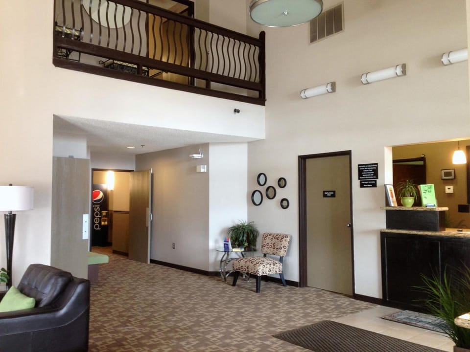 Super 8 By Wyndham Stafford/Springfield Area Hotel in Ozark Mountains