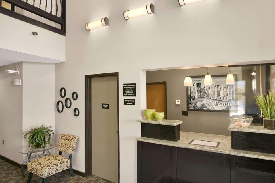Super 8 By Wyndham Stafford/Springfield Area Hotel in Ozark Mountains