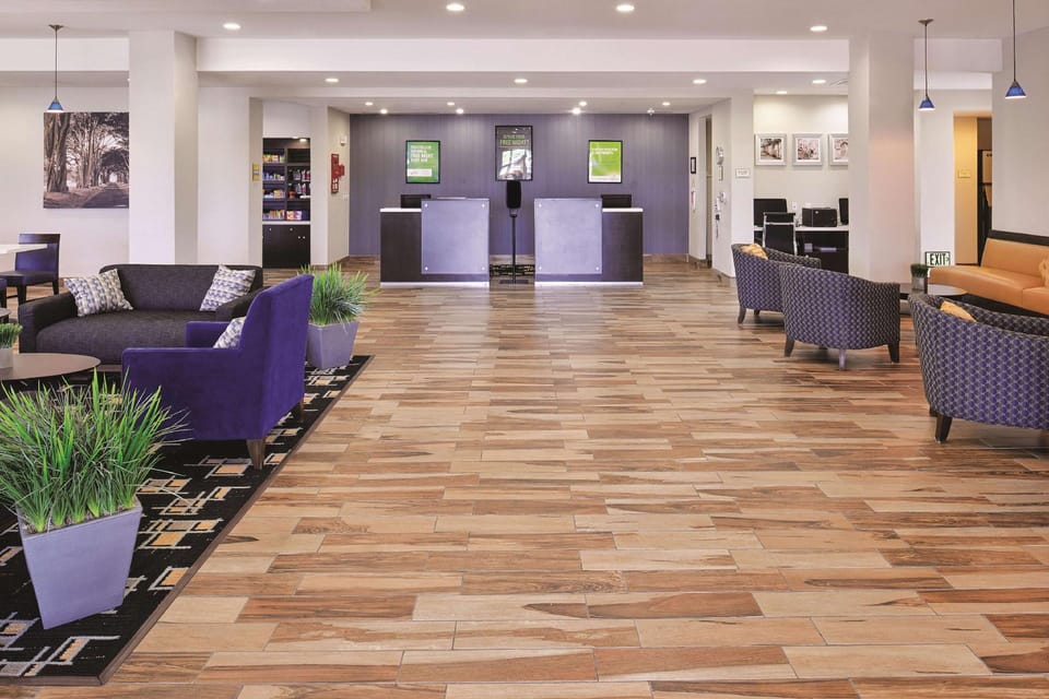 La Quinta Inn & Suites by Wyndham Karnes City - Kenedy Hotel in Rio Grande