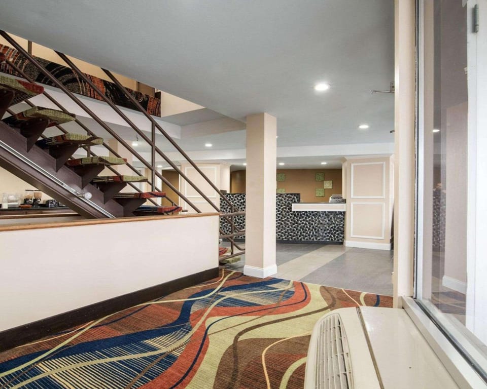 Rodeway Inn Syracuse Carrier Circle Hotel in New York