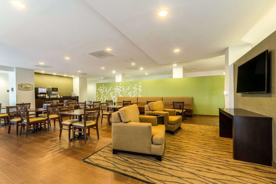 Sleep Inn & Suites Jourdanton - Pleasanton Hotel in Rio Grande