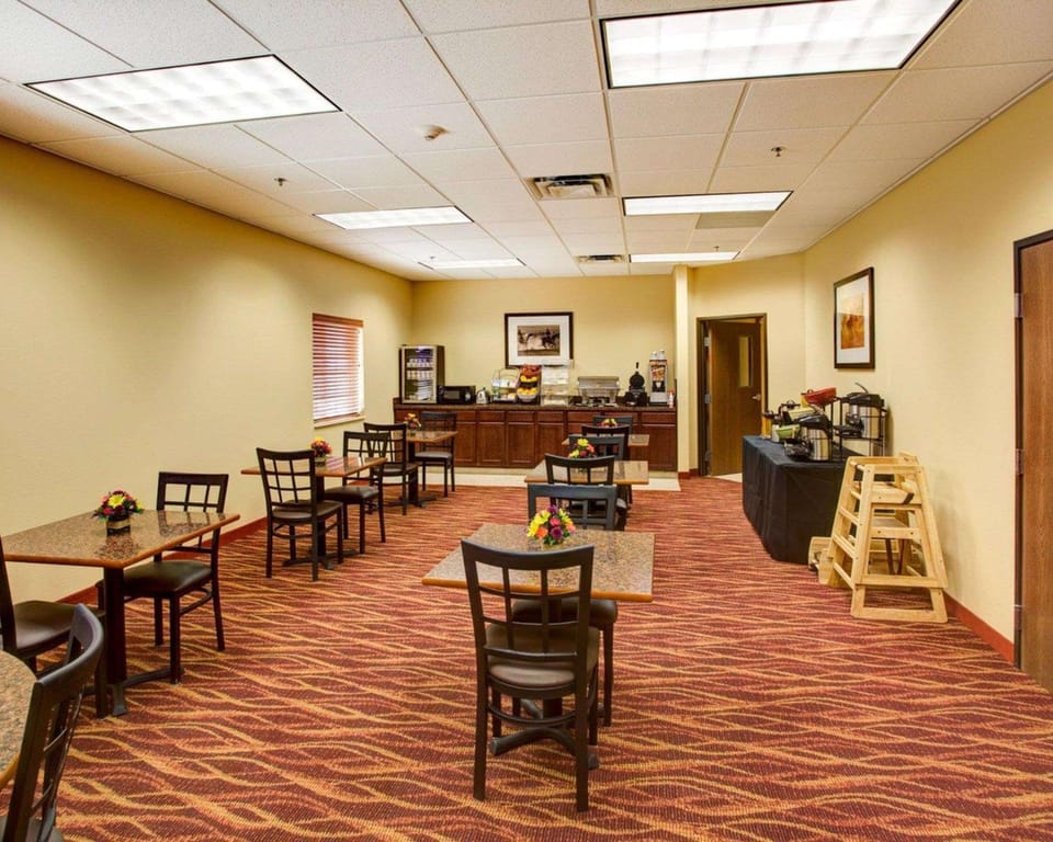 Rodeway Inn & Suites Phillipsburg Hotel in Kansas