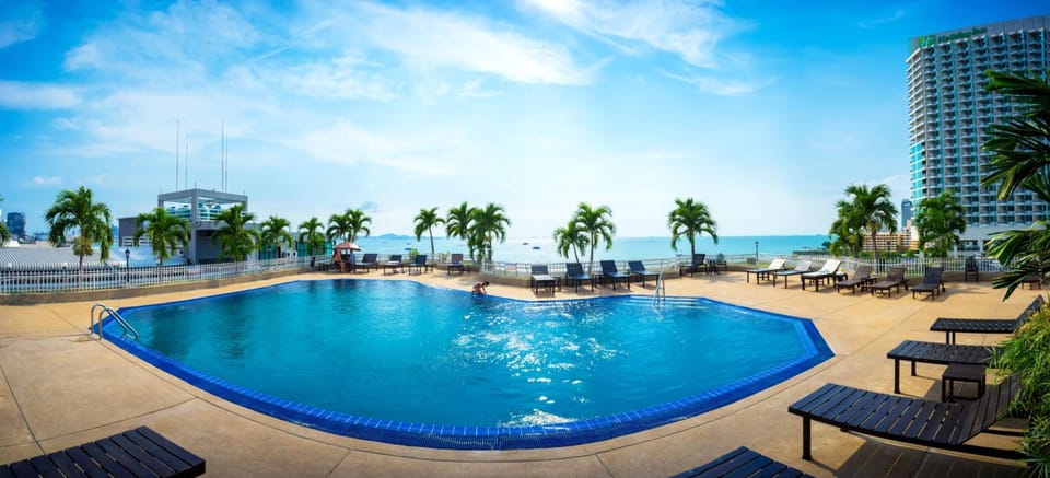 Markland Beach View Hotel in Pattaya City
