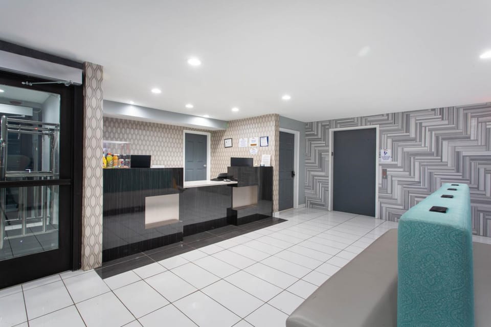 Clarion Pointe Hotel in Charlotte