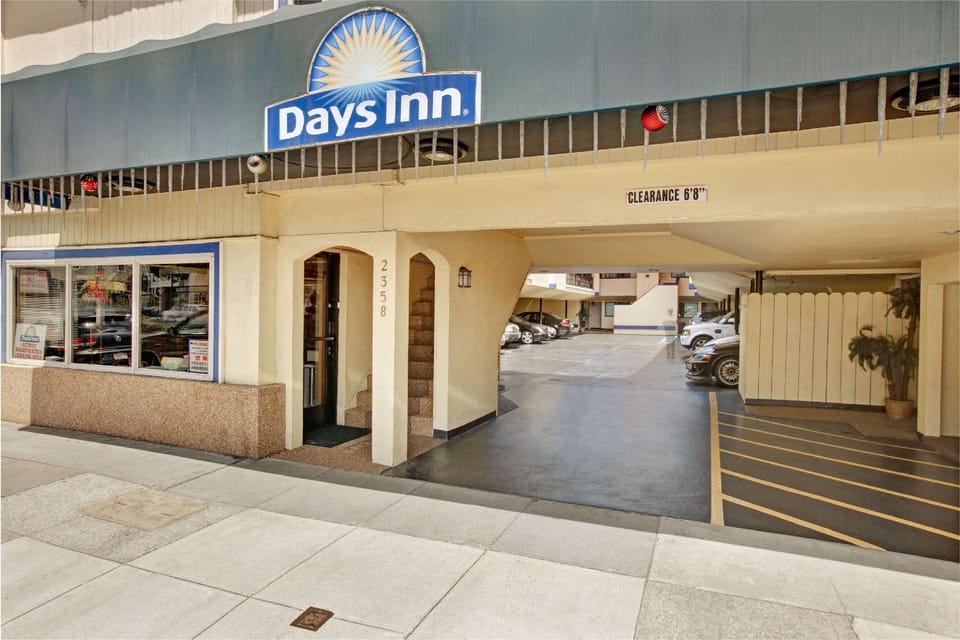 Days Inn by Wyndham San Francisco - Lombard Hotel in San Francisco