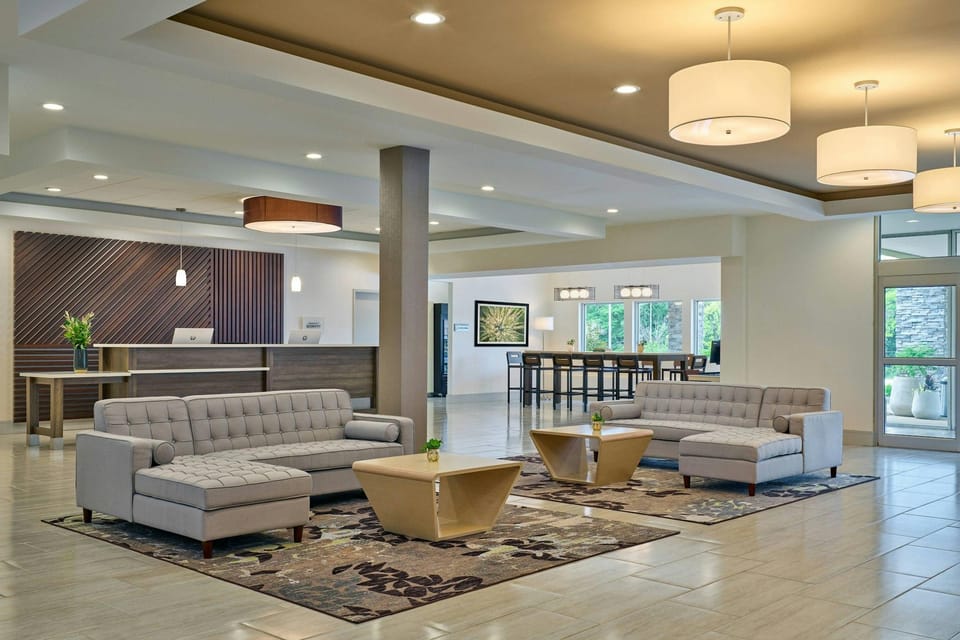 Delta Hotels Chicago Willowbrook Hotel in Willowbrook