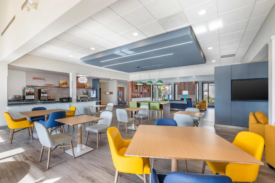 Comfort Inn & Suites Arlington Heights - Buffalo Grove Hotel in Palatine