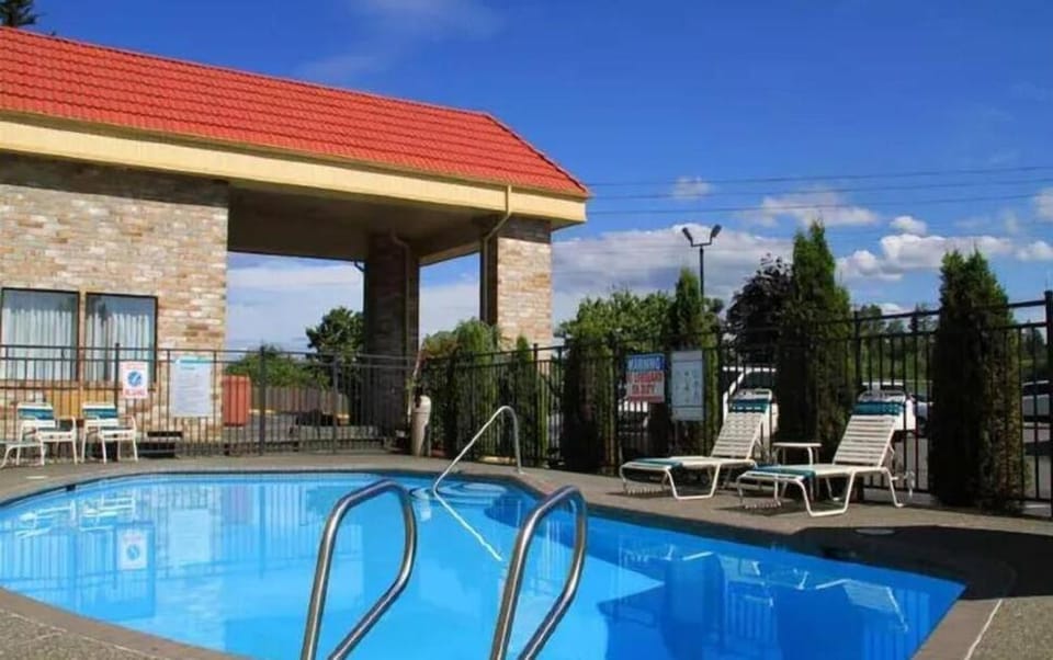 La Quinta Inn by Wyndham Everett Hotel in Paine Lake Stickney