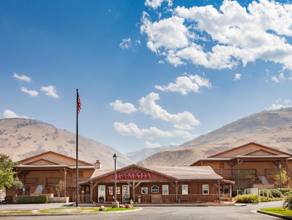 Days Inn Lebec Hotel in Sierra Nevada