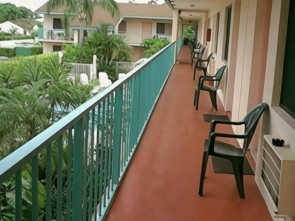 New Sun Gate Motel Resort in Lake Worth