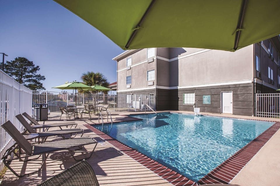 La Quinta Inn & Suites by Wyndham Walker - Denham Springs Hotel in Mississippi