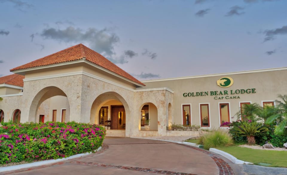 Xeliter Golden Bear Lodge, Cap Cana Resort in Punta Cana