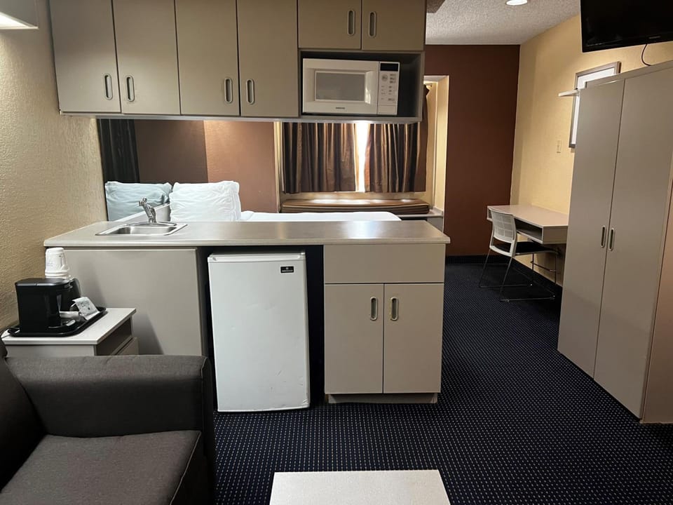 Microtel Inn & Suites by Wyndham Houston Hotel in Nassau Bay
