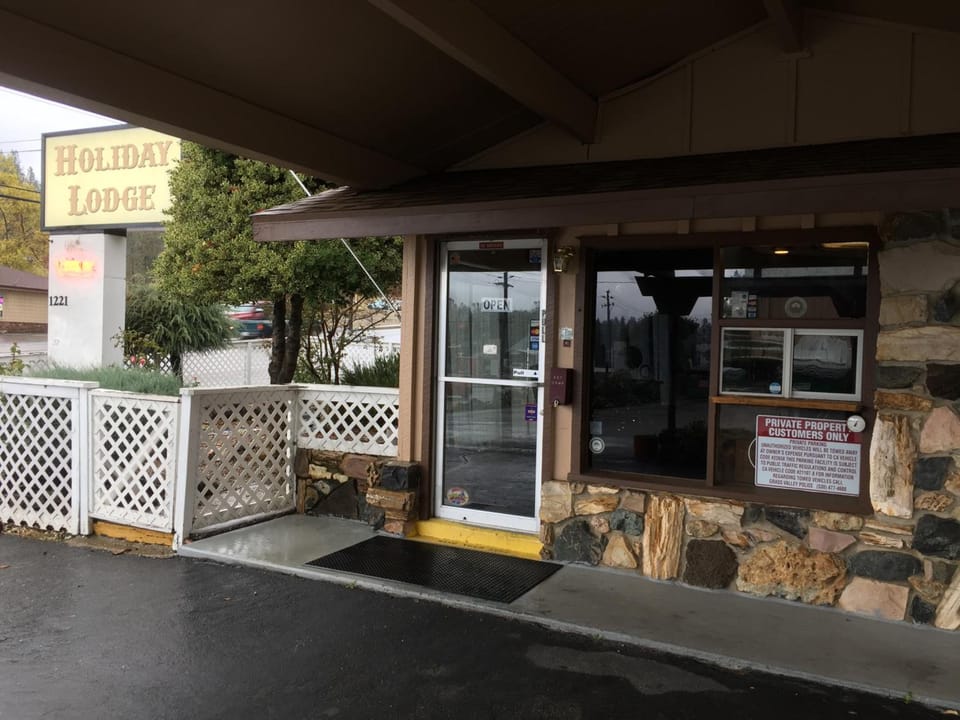 Holiday Lodge Resort in Grass Valley